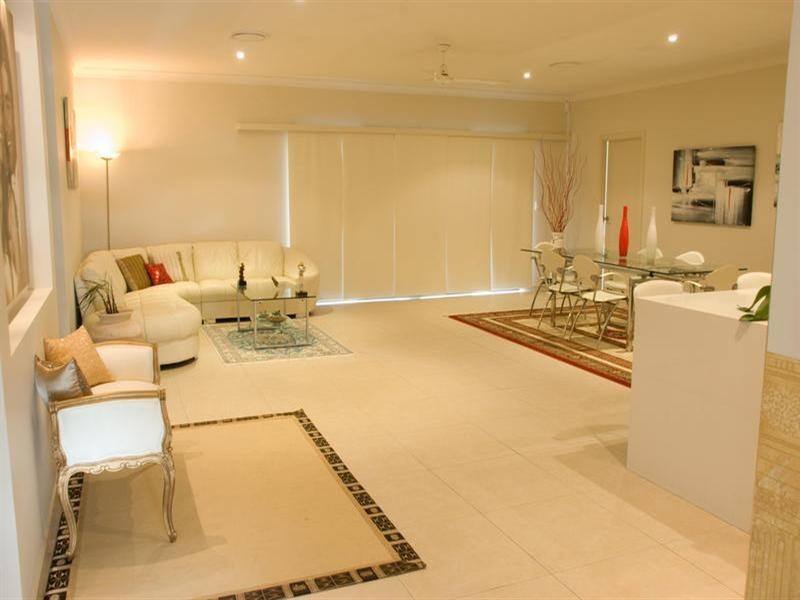 8 Saleya Drive, Varsity Lakes QLD 4227