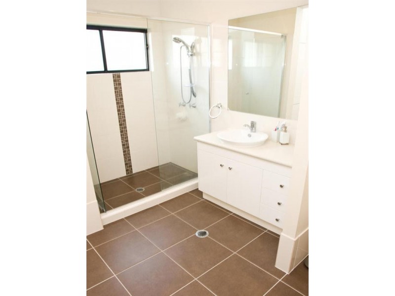 8 Saleya Drive, Varsity Lakes QLD 4227