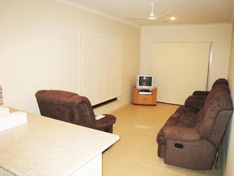 8 Saleya Drive, Varsity Lakes QLD 4227