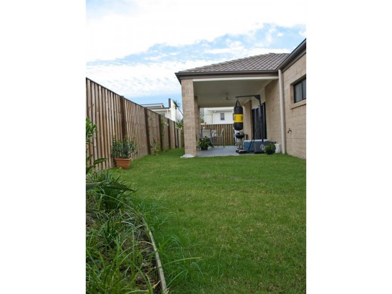 8 Saleya Drive, Varsity Lakes QLD 4227