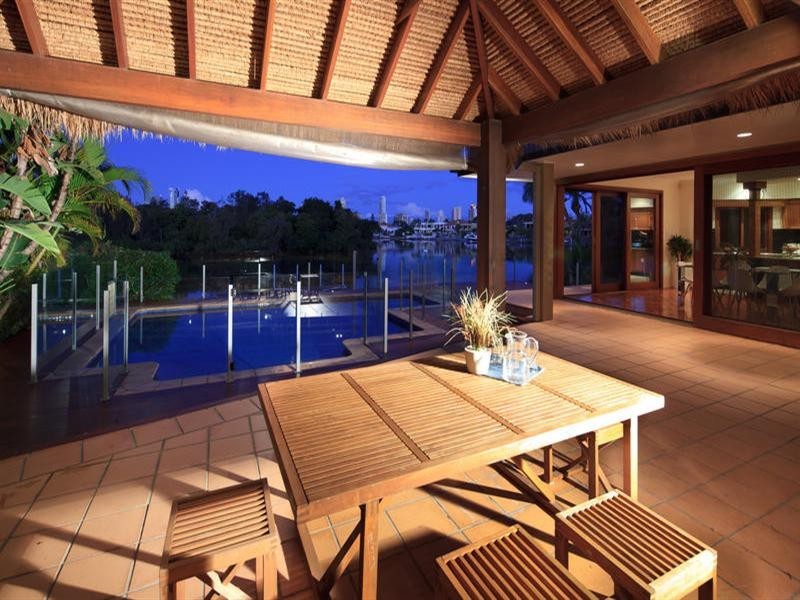 3-5 The Promenade, Isle Of Capri QLD 4217