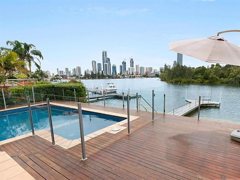 3-5 The Promenade, Isle Of Capri QLD 4217