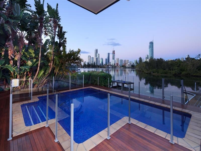 3-5 The Promenade, Isle Of Capri QLD 4217