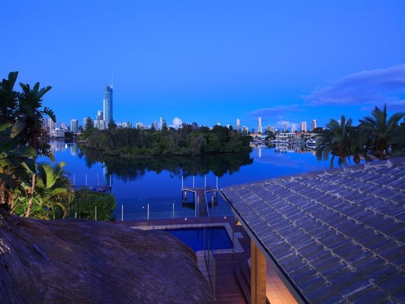 3-5 The Promenade, Isle Of Capri QLD 4217