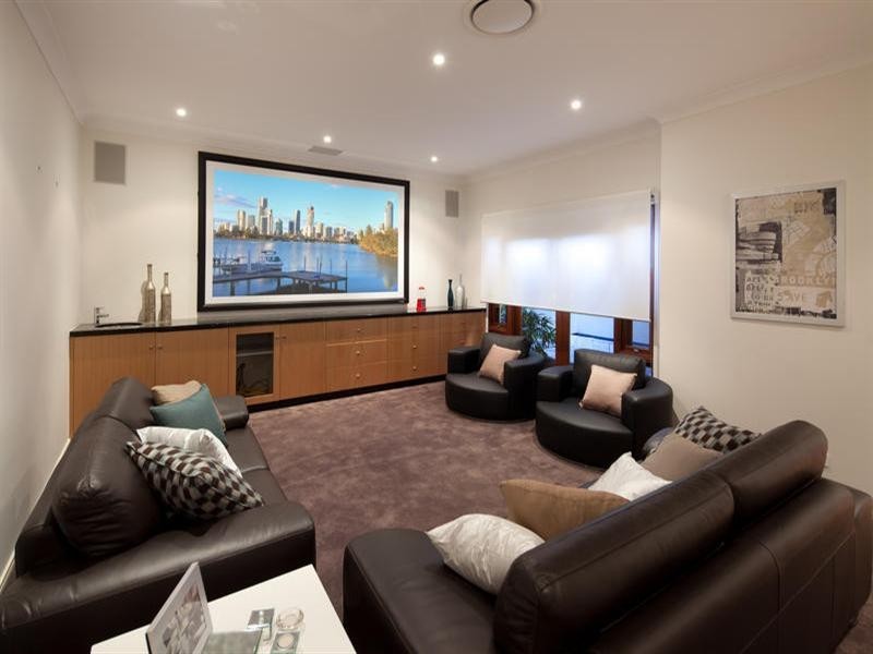 3-5 The Promenade, Isle Of Capri QLD 4217