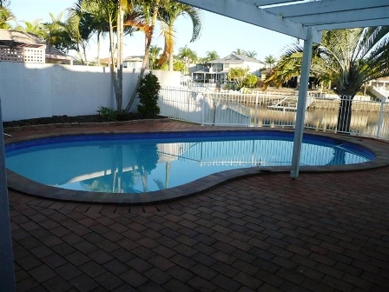 111 Sundance Way, Runaway Bay QLD 4216