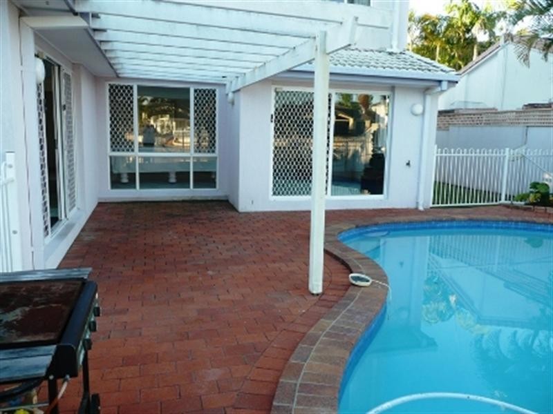 111 Sundance Way, Runaway Bay QLD 4216