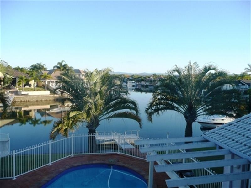 111 Sundance Way, Runaway Bay QLD 4216