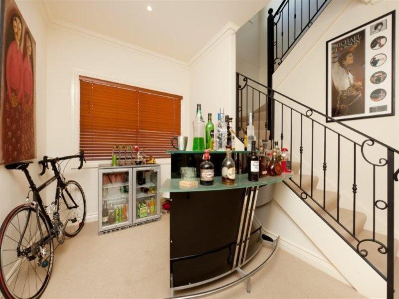 1 Oak Villas Budds Beach.  32 Oak Avenue, Surfers Paradise QLD 4217