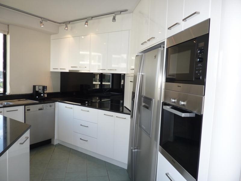 10-19 Peak Avenue, Main Beach QLD 4217