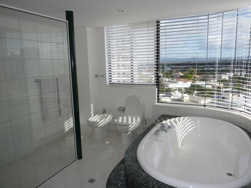 10-19 Peak Avenue, Main Beach QLD 4217