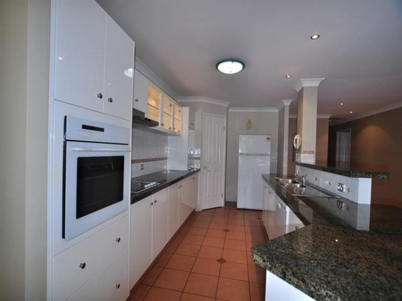 24 Eastbank, Helensvale QLD 4212