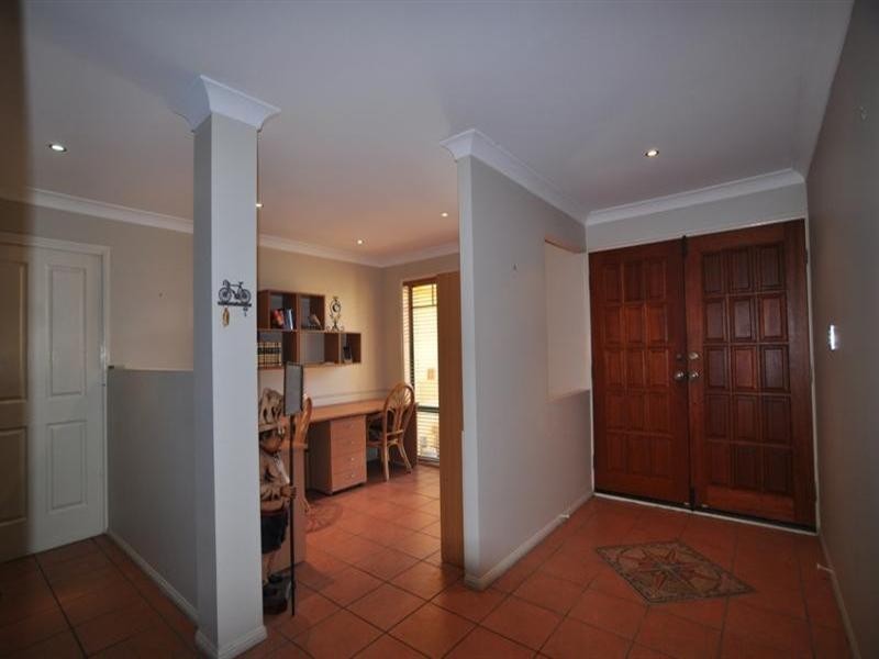 24 Eastbank, Helensvale QLD 4212