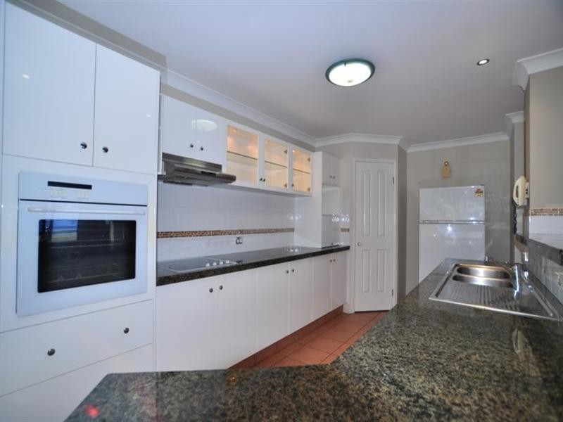 24 Eastbank, Helensvale QLD 4212