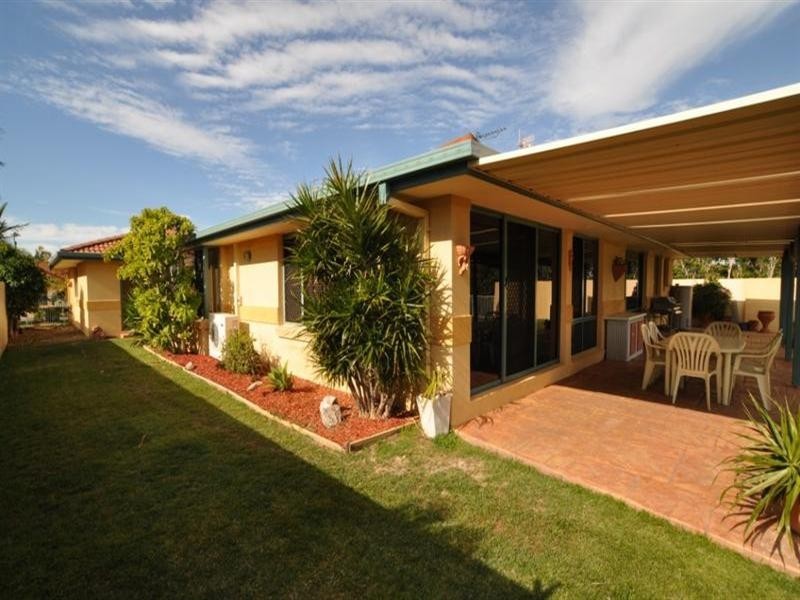 24 Eastbank, Helensvale QLD 4212