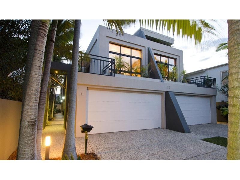 2/50 Burra Street, Chevron Island QLD 4217