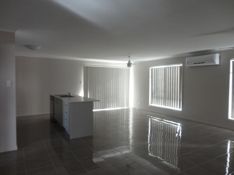 12 Pendraat Parade, Hope Island QLD 4212