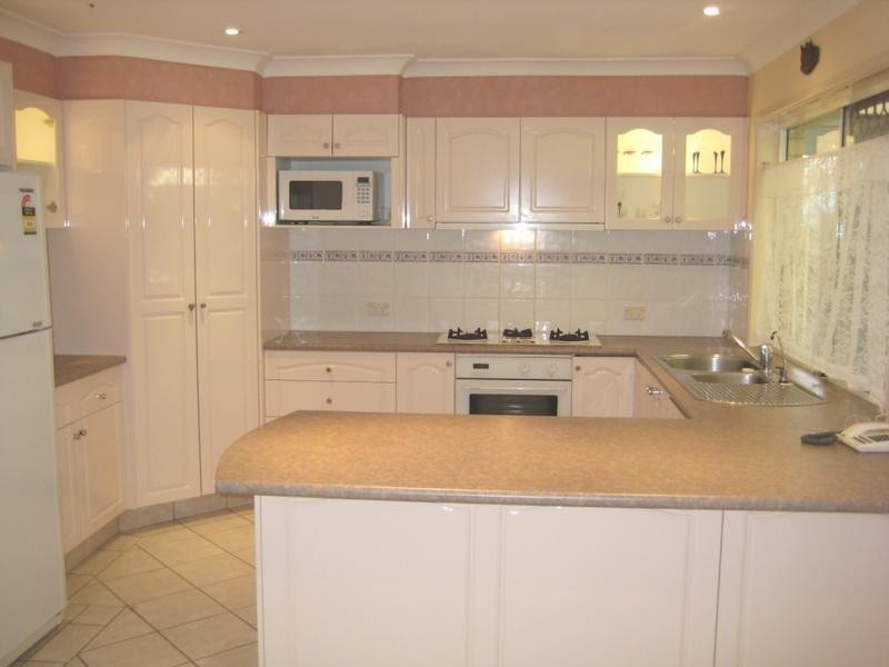 4 Merinda Court, Southport QLD 4215