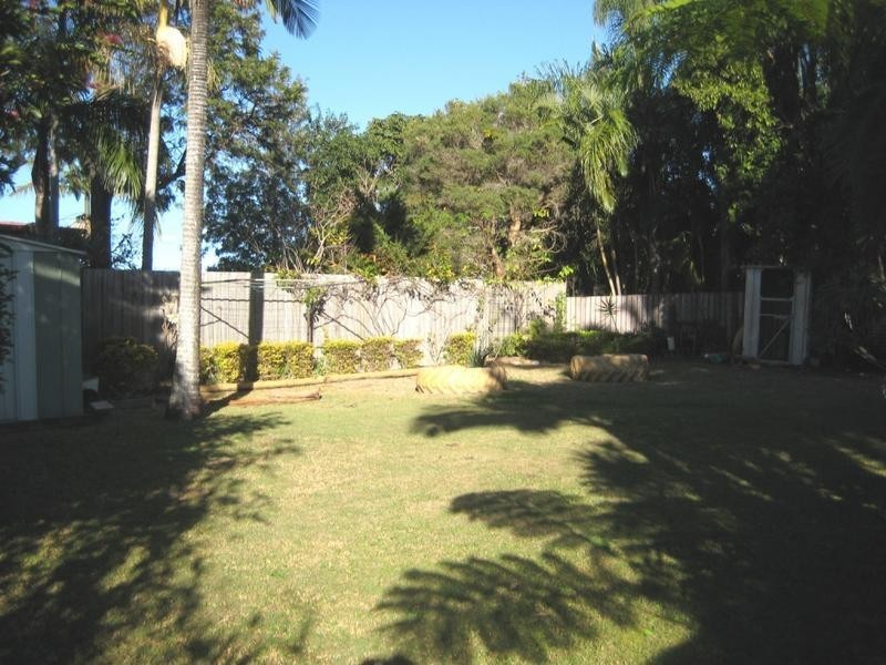 4 Merinda Court, Southport QLD 4215