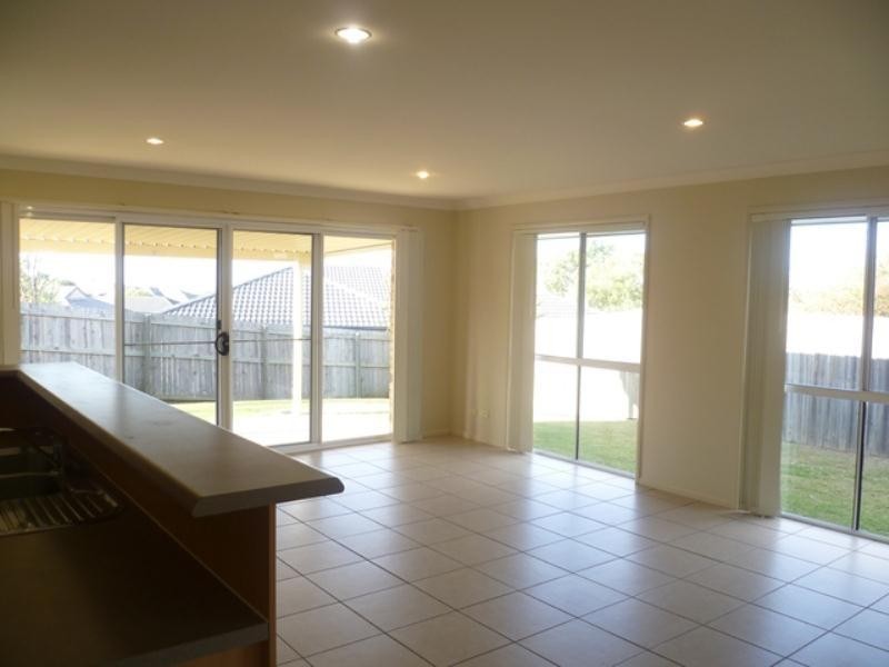 8 Begonia Street, Ormeau QLD 4208