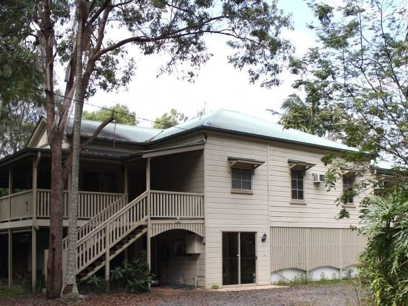96 Crescent Avenue, Hope Island QLD 4212