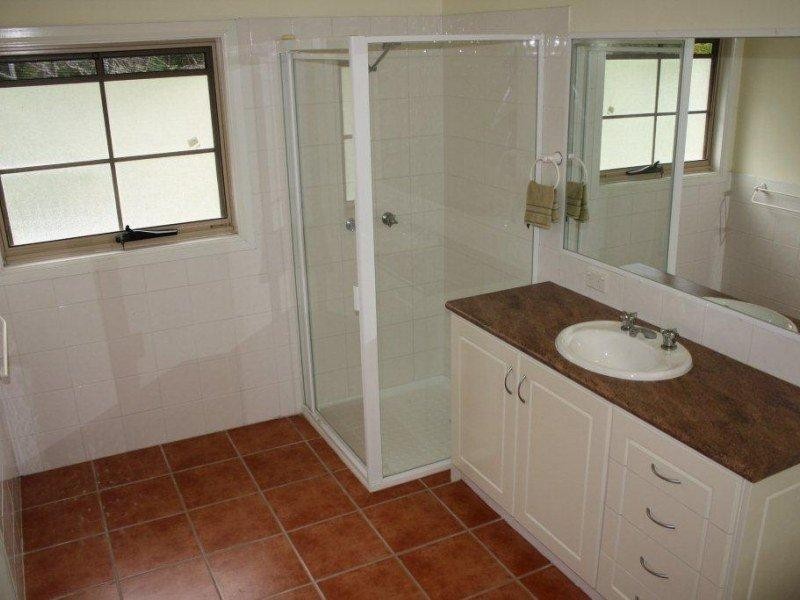 96 Crescent Avenue, Hope Island QLD 4212