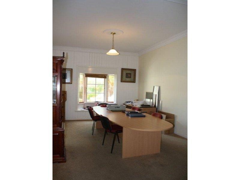 96 Crescent Avenue, Hope Island QLD 4212