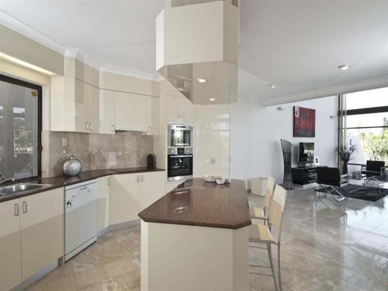 2-7 Inga Avenue, Surfers Paradise QLD 4217