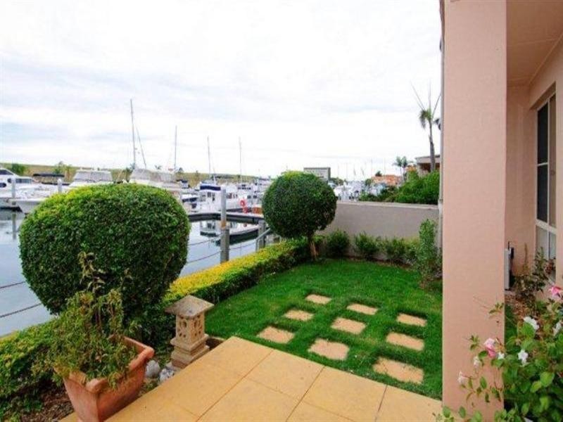 Hope Island QLD 4212