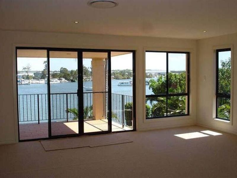 3116 Riverleigh Drive, Hope Island QLD 4212