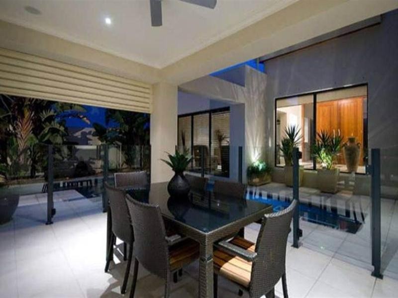 Sovereign Islands QLD 4216