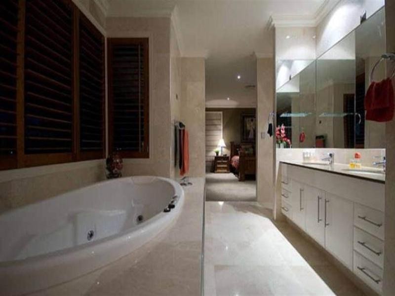 Sovereign Islands QLD 4216