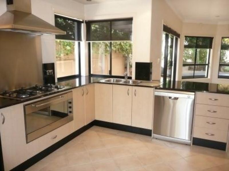 1-52 Cronin Avenue, Main Beach QLD 4217