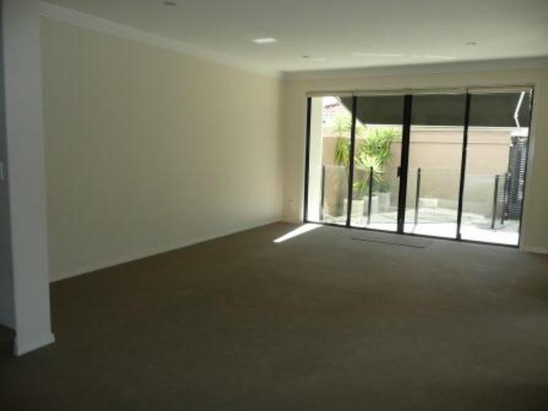 1-52 Cronin Avenue, Main Beach QLD 4217