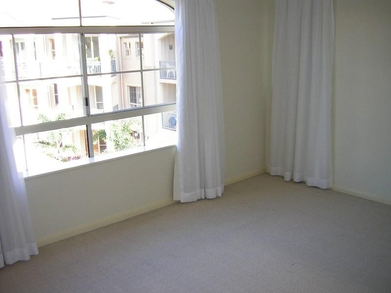 14-38 Woodroffe Avenue, Main Beach QLD 4217