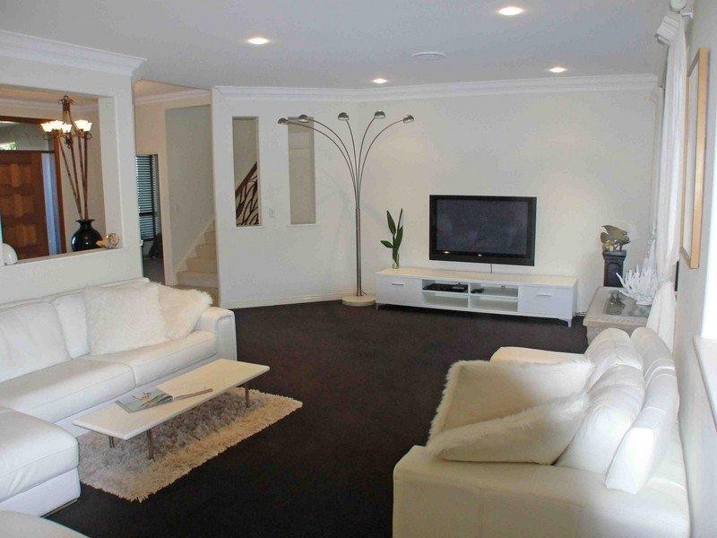 17 King Charles Drive, Sovereign Islands QLD 4216