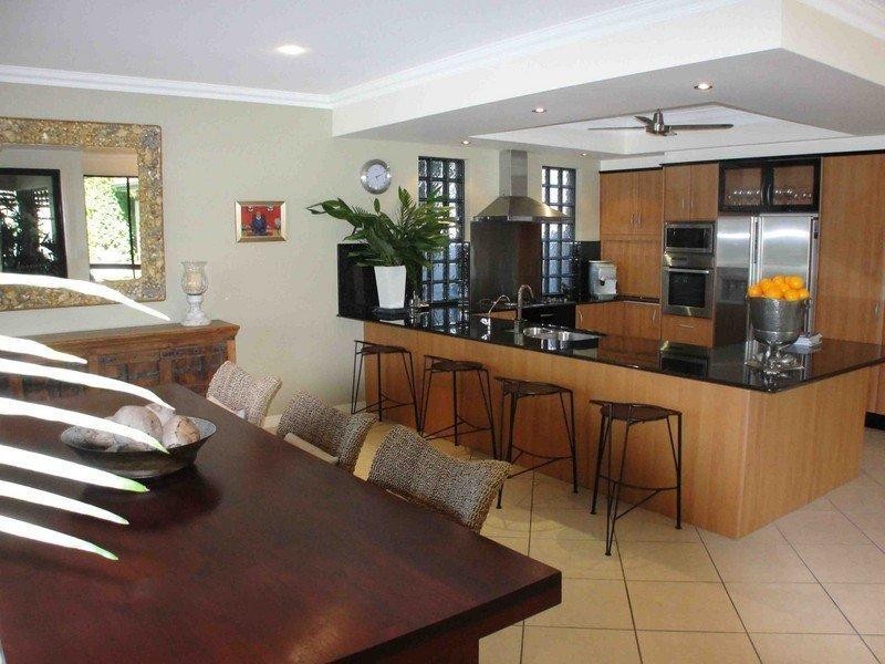 17 King Charles Drive, Sovereign Islands QLD 4216