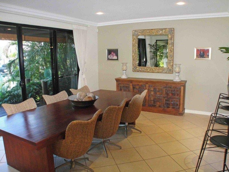 17 King Charles Drive, Sovereign Islands QLD 4216