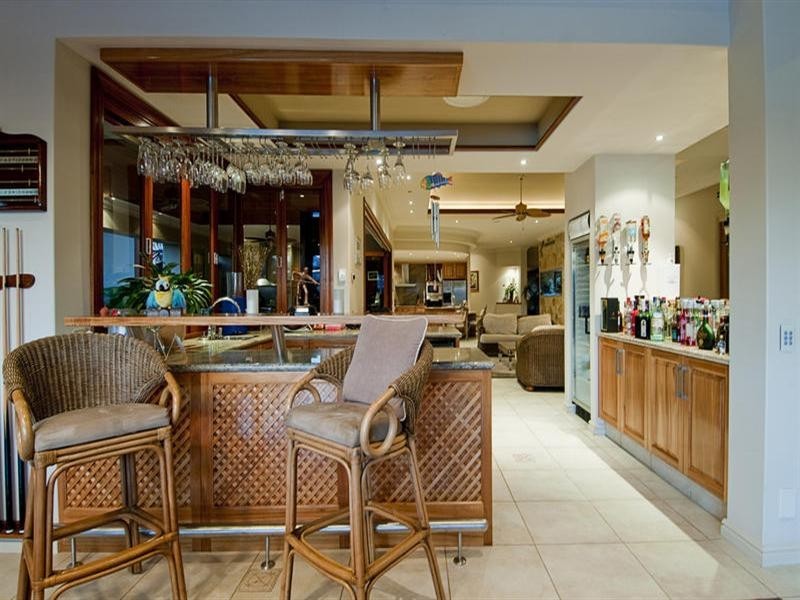 2 Knightsbridge Parade West, Sovereign Islands QLD 4216