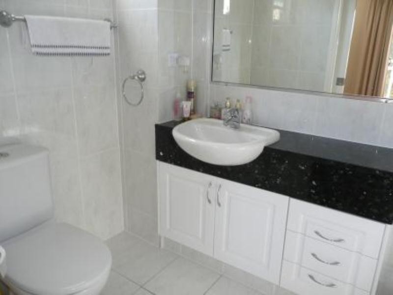 5-7 Holborow Close, Surfers Paradise QLD 4217