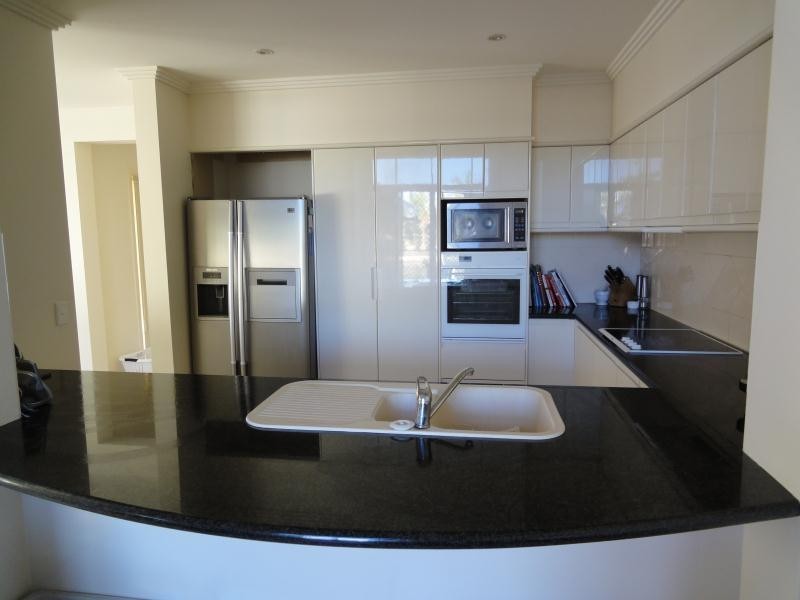 17b Inga Avenue, Surfers Paradise QLD 4217