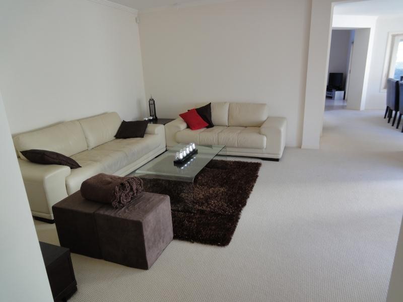 17b Inga Avenue, Surfers Paradise QLD 4217