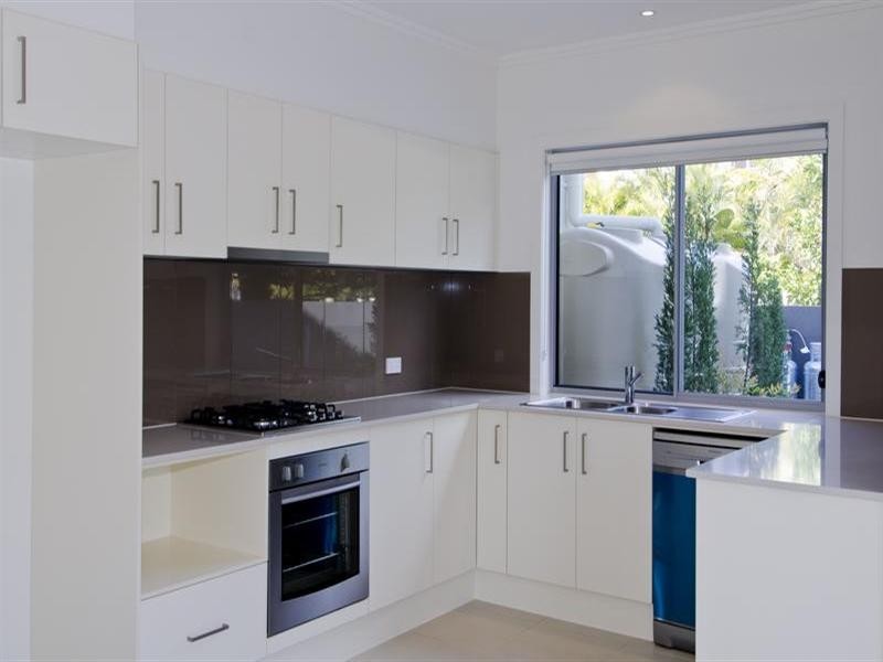 3/3 Parneno Street, Chevron Island QLD 4217