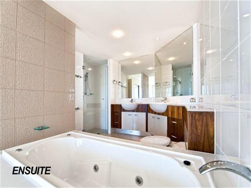 21 Cypress Avenue, Surfers Paradise QLD 4217