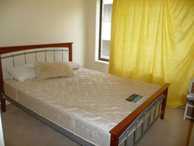 4/5 Pacific Street, Main Beach QLD 4217