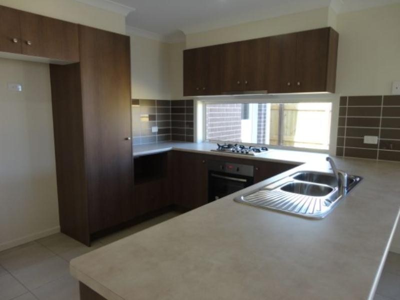 237 Cedar Road, Redbank Plains QLD 4301