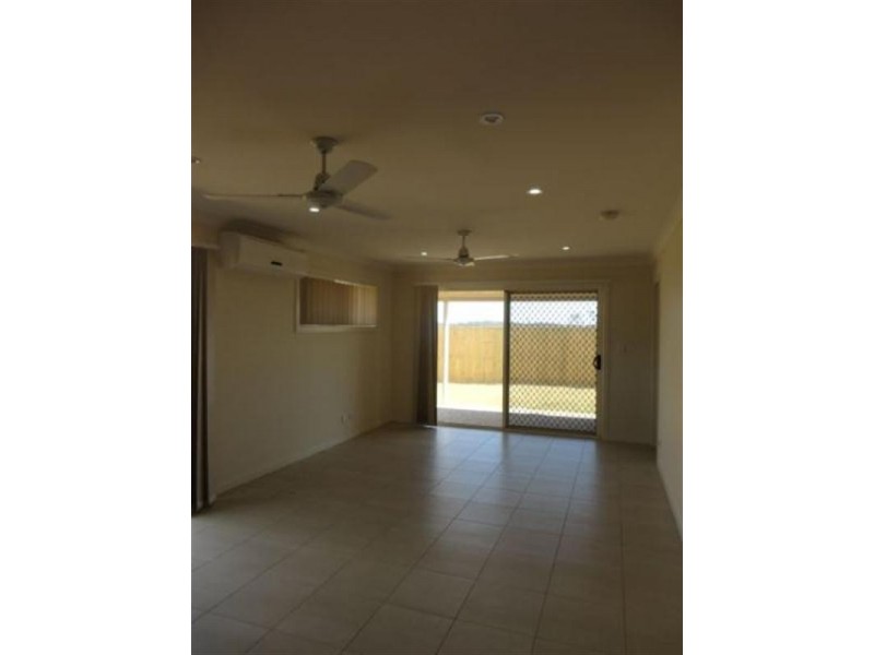 237 Cedar Road, Redbank Plains QLD 4301