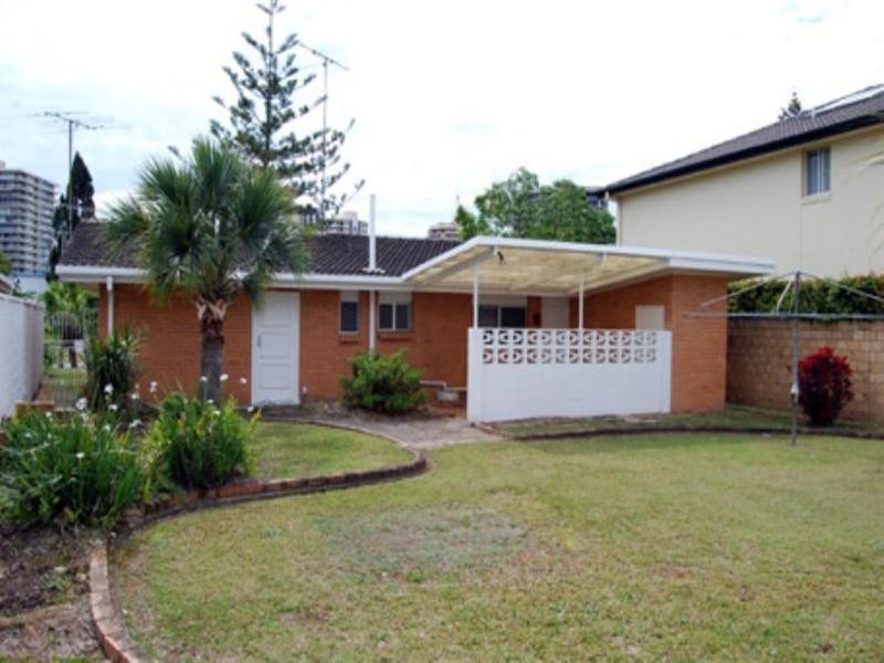 17 Amalfi Drive, Isle Of Capri QLD 4217