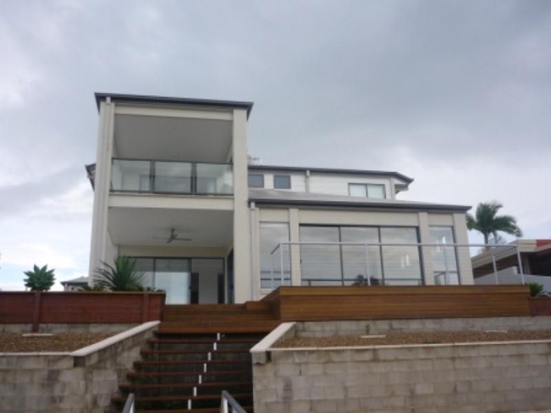 9 Monte Vista Court, Broadbeach Waters QLD 4218