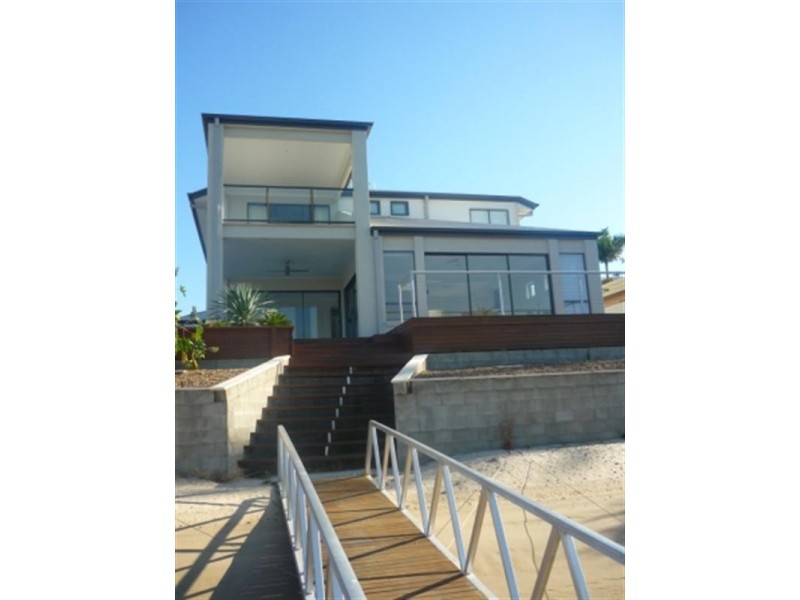 9 Monte Vista Court, Broadbeach Waters QLD 4218